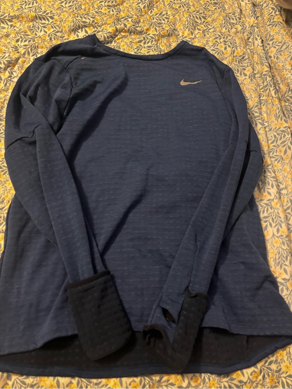 Nike Men’s Dark Navy Long-Sleeve Performance Top